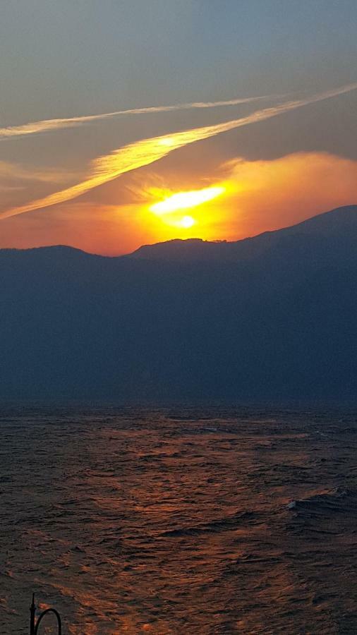 Foresteria Lombarda La Spiaggia Lierna Exteriör bild