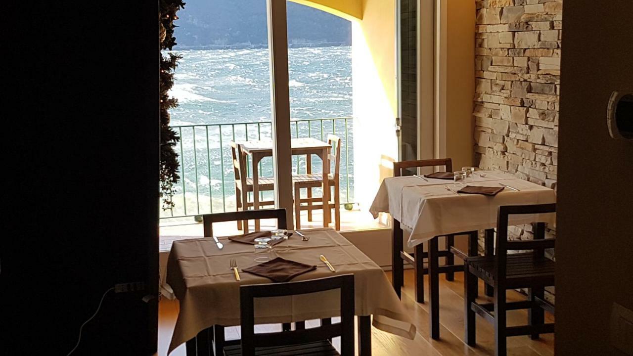 Foresteria Lombarda La Spiaggia Lierna Exteriör bild